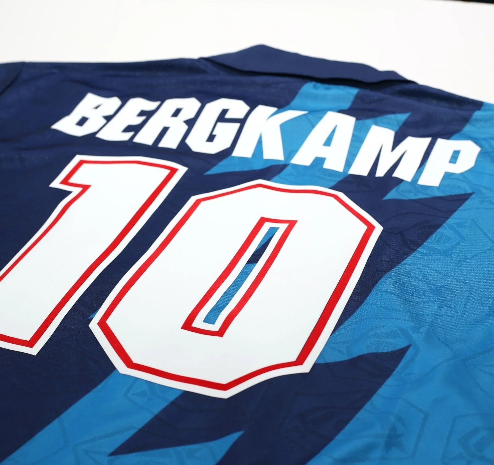 1995/96 BERGKAMP #10 Arsenal Vintage Nike Away SIGNED Football Shirt (XL) BNWOT