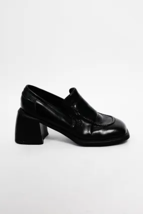 BOLD BLACK VINTAGE LEATHER LOAFERS 38