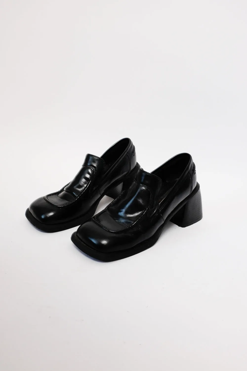 BOLD BLACK VINTAGE LEATHER LOAFERS 38