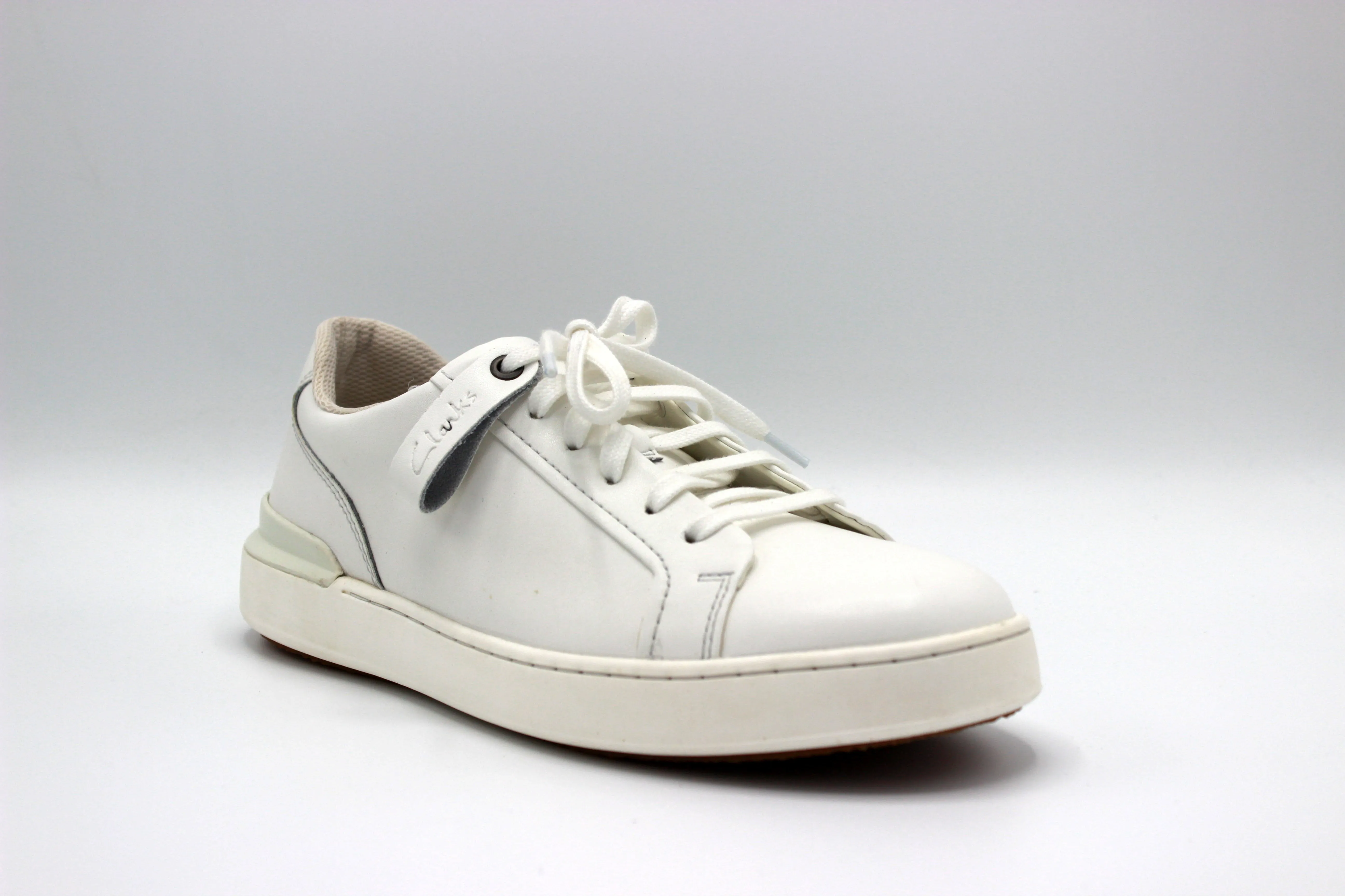 CLARKS Court Lite Move white