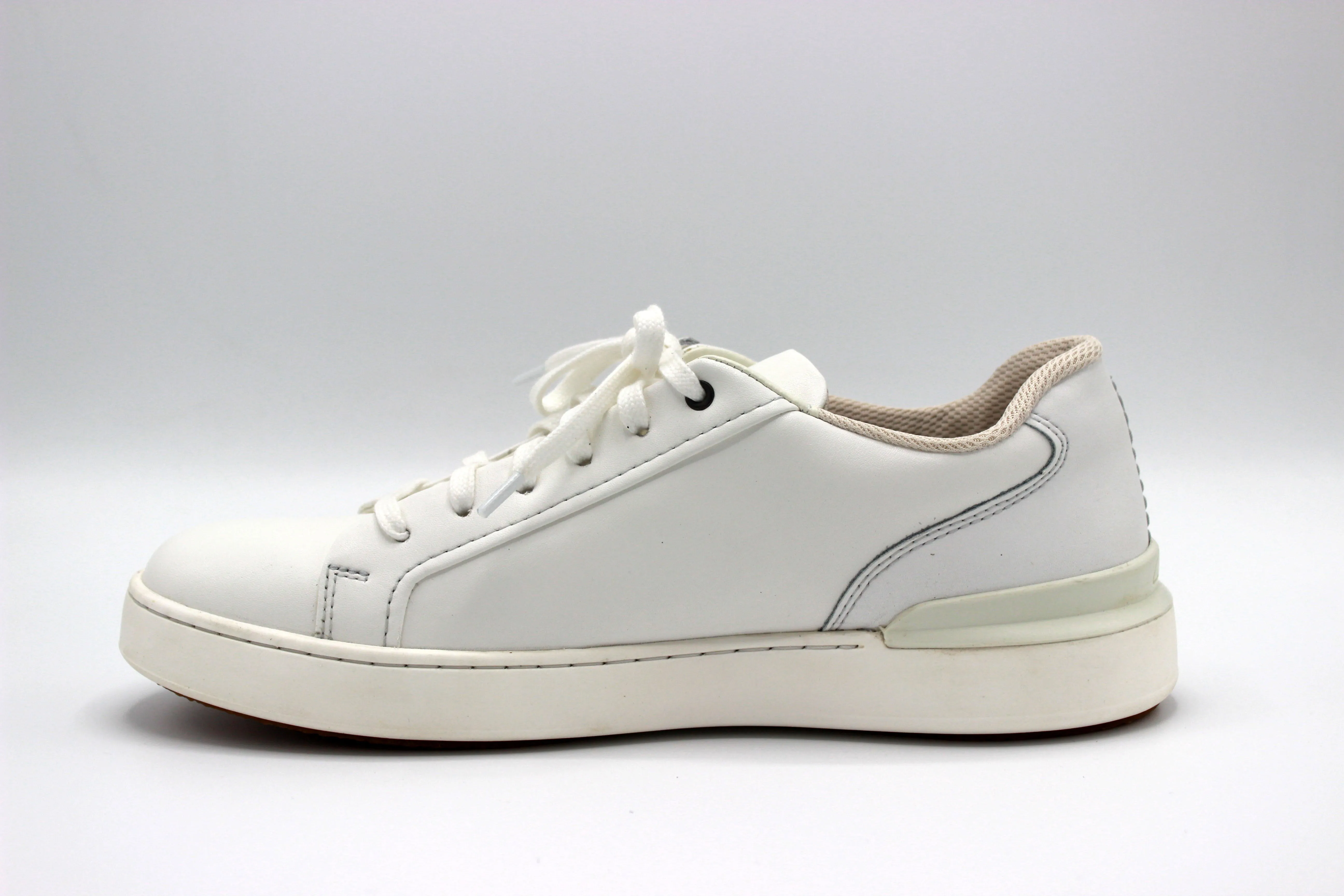 CLARKS Court Lite Move white