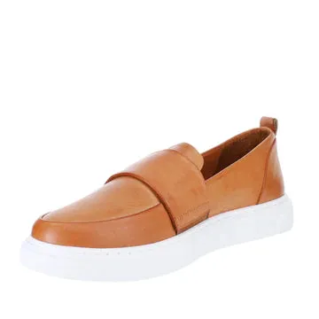 Le Sansa Pingle Tan leather slip on