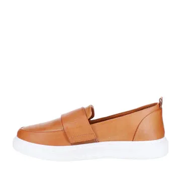 Le Sansa Pingle Tan leather slip on