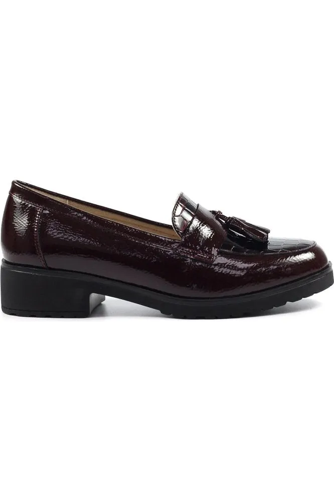 Lunar FLW002 Vivi Tassle shoe in Burgundy