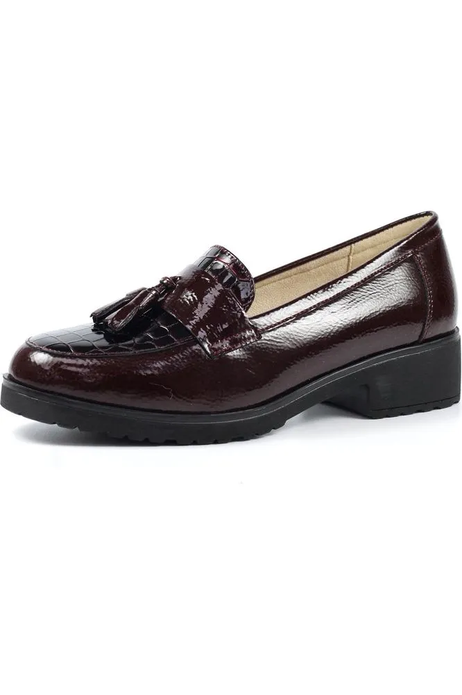 Lunar FLW002 Vivi Tassle shoe in Burgundy